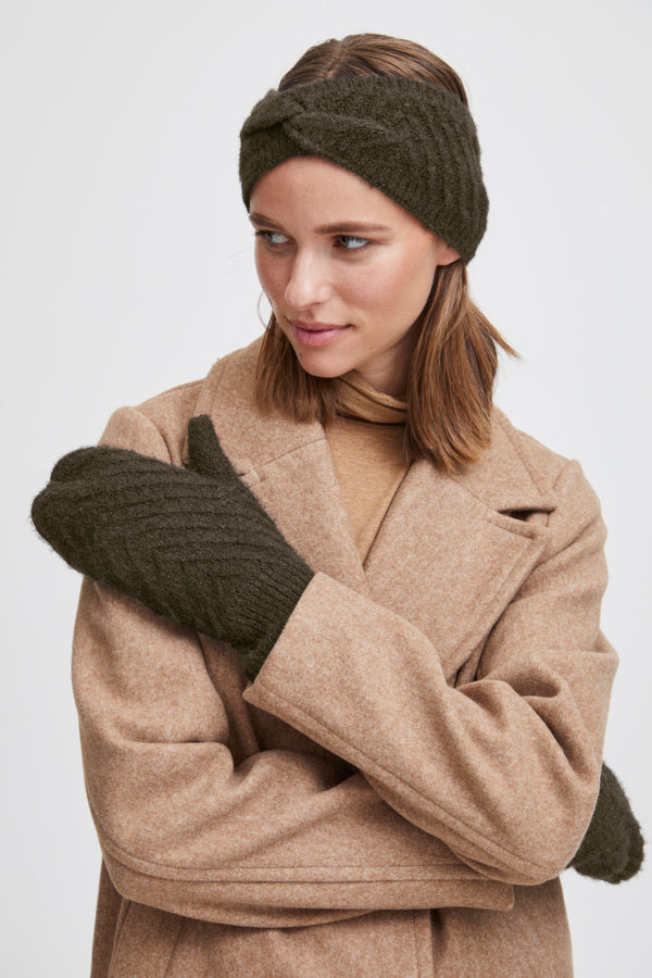 Byoung Olive Valma Poncho