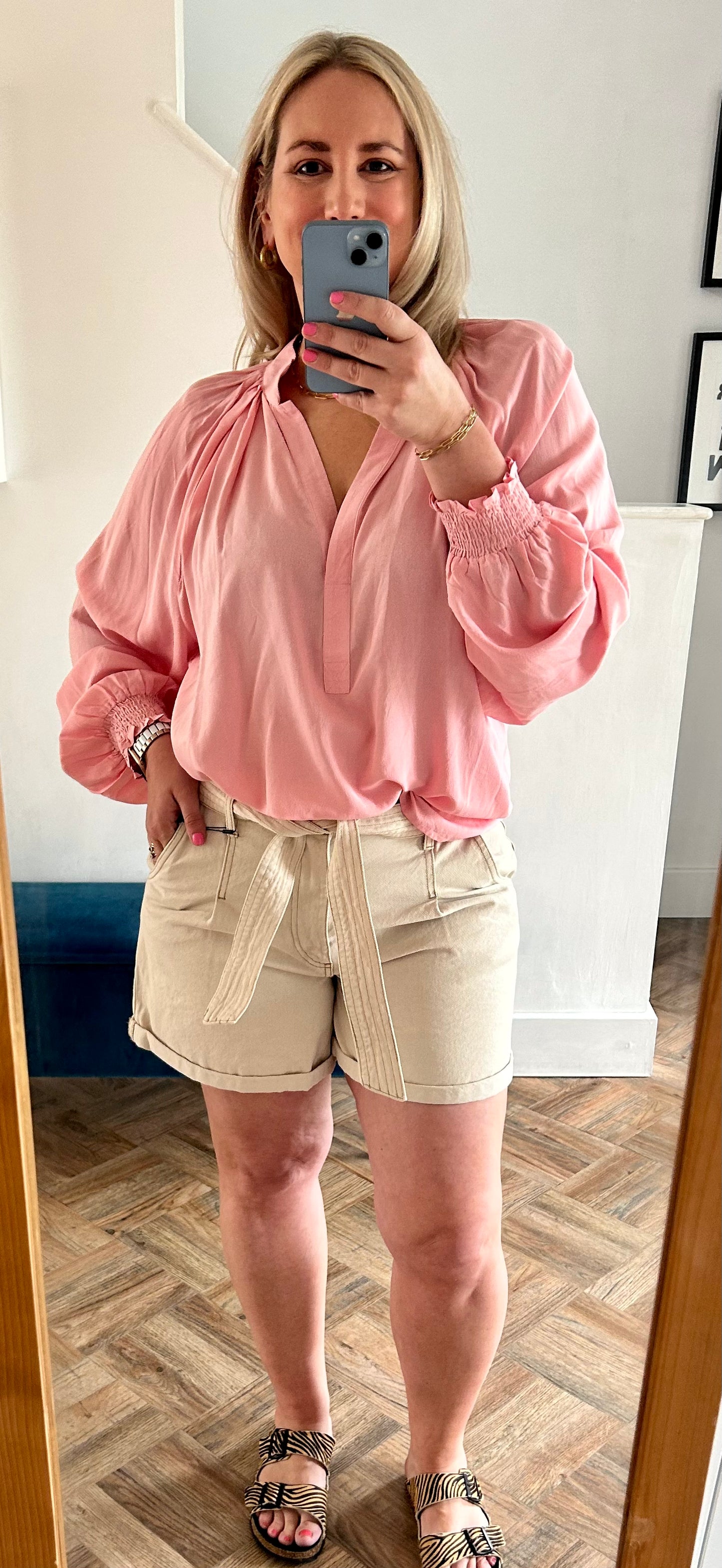 Byoung High Waisted Mom Shorts, Beige