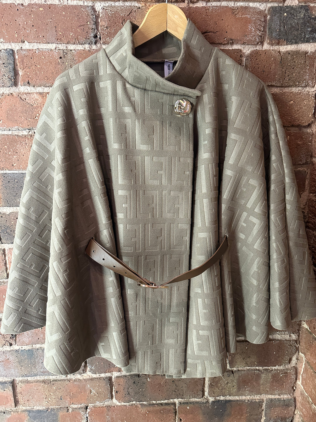 Mocha Geo Cape