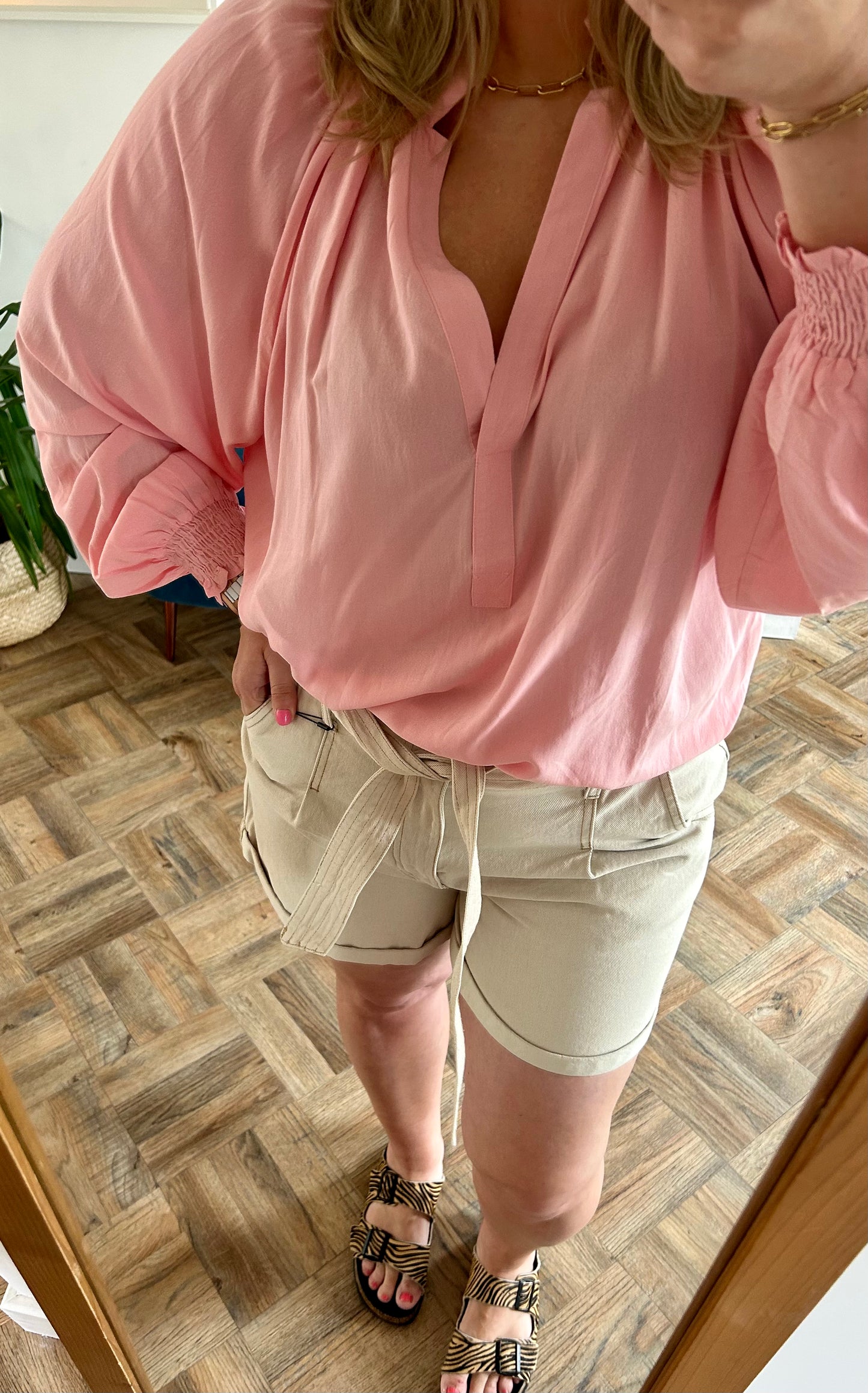 Byoung High Waisted Mom Shorts, Beige