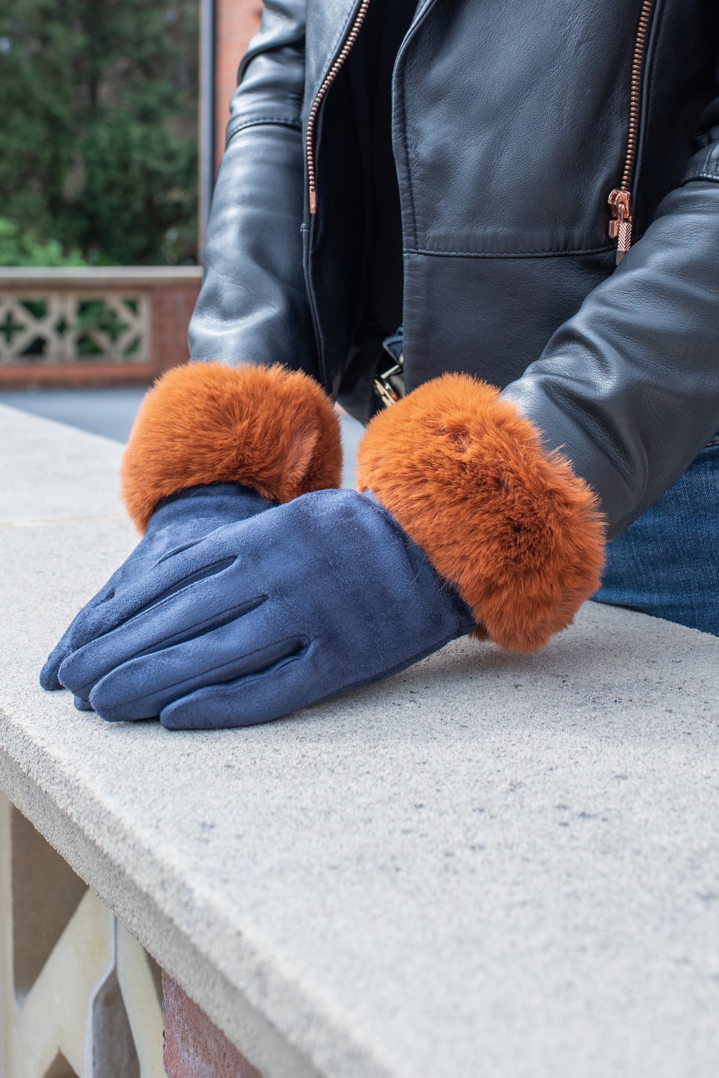 Navy & Cinnamon Faux Fur Trim Gloves